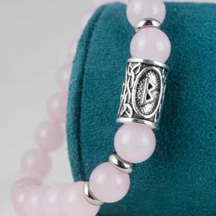 Браслет из розового кварца с руной Беркана 8 мм