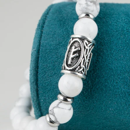 Браслет из кахолонга с руной Феху 8 мм